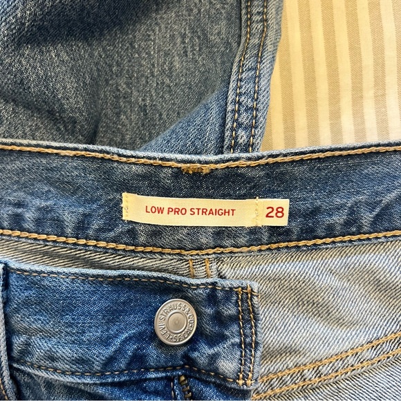 Levi’s Low Pro Straight Jeans - Picture 2 of 7